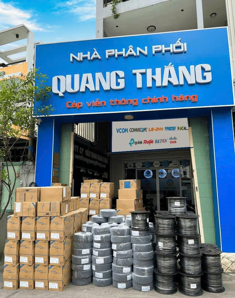 Kho hàng và cửa hàng Viễn Thông Quang Thắng